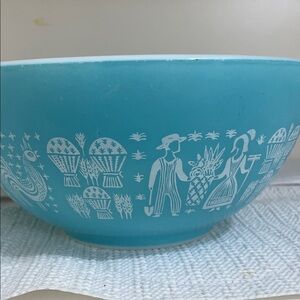 Pyrex Blue and White Folk Art Bowl